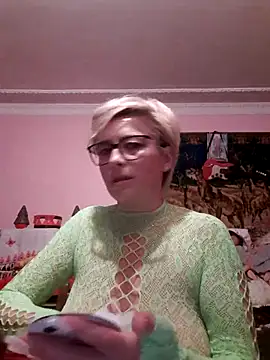 Snapshot of LunaBlaise chatting on June 18, 5:50 pm LunaBlaise online show from June 18, 5:50 pm