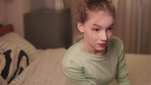 VenaLammo online show from March 13, 1:51 pm