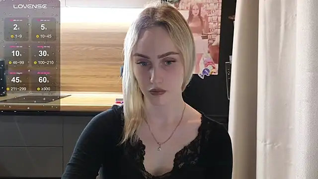 Bella Villen online show from August 3, 2:22 pm