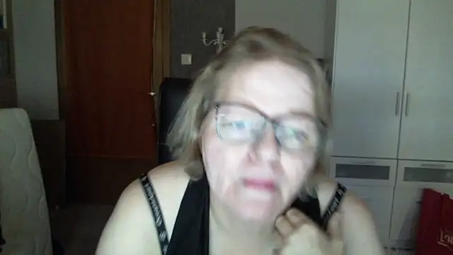 tina71707 online show from March 18, 1:03 pm