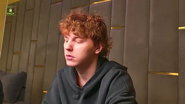 Snapshot of Mickey_Hawk chatting on April 7, 10:26 am Mickey Hawk online show from April 7, 10:26 am