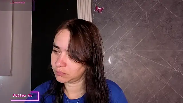 Snapshot of _VALERIAGOMEZ chatting on May 7, 11:26 am VALERIAGOMEZ online show from May 7, 11:26 am