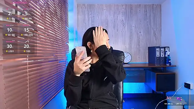 LilyRossi  online show from April 23, 12:04 pm