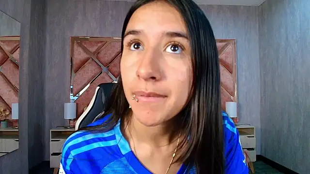 LilyRossi  online show from May 21, 1:29 pm