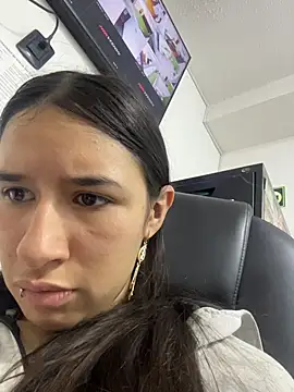 Snapshot of LilyRossi_ chatting on July 15, 12:54 pm LilyRossi online show from July 15, 12:54 pm