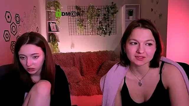 Snapshot of chloe_ley chatting on May 19, 1:56 am chloe ley online show from May 19, 1:56 am