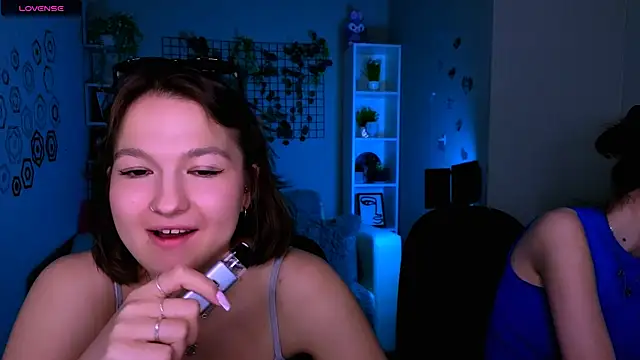 Snapshot of chloe_ley chatting on May 25, 10:10 am chloe ley online show from May 25, 10:10 am