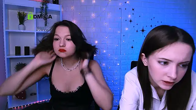 Snapshot of chloe_ley chatting on June 18, 7:18 pm chloe ley online show from June 18, 7:18 pm