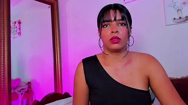 Arianna Moore online show from July 7, 9:19 pm