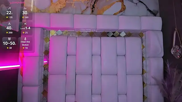 saray white  online show from March 14, 1:27 pm