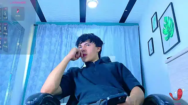 Snapshot of Dantekent chatting on May 3, 2:01 pm Dantekent online show from May 3, 2:01 pm