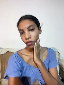 Snapshot of ginevere_20 chatting on July 18, 7:50 pm ginevere 20 online show from July 18, 7:50 pm