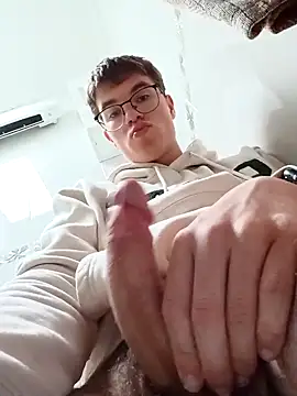 Snapshot of Alejandro27003 chatting on March 20, 2:22 pm Alejandro27003 online show from March 20, 2:22 pm