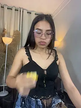 Snapshot of Maii_Luna chatting on July 6, 12:57 pm Maii Luna online show from July 6, 12:57 pm