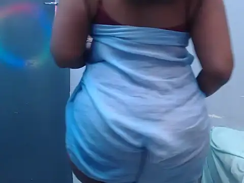 Snapshot of SexyNontyXX chatting on June 4, 8:37 pm SexyNontyXX online show from June 4, 8:37 pm