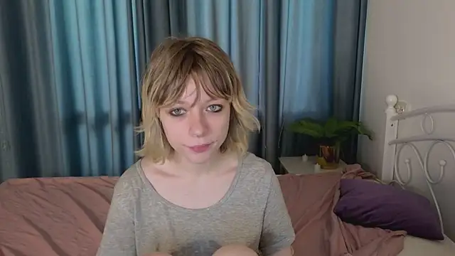 MollySally online show from May 13, 4:10 am