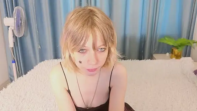 MollySally online show from June 4, 4:07 am