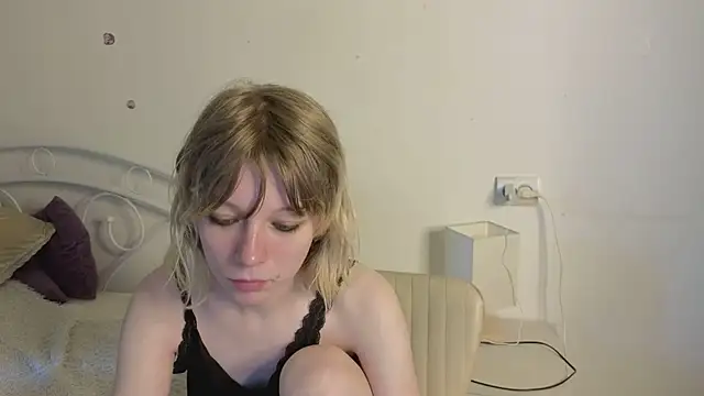 MollySally online show from June 11, 4:10 am