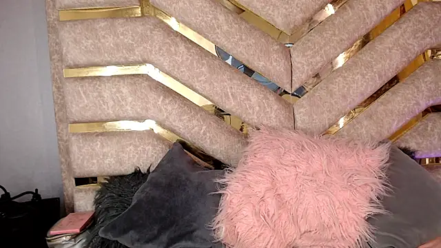 Snapshot of Anittarouse chatting on May 13, 2:47 pm Anittarouse online show from May 13, 2:47 pm
