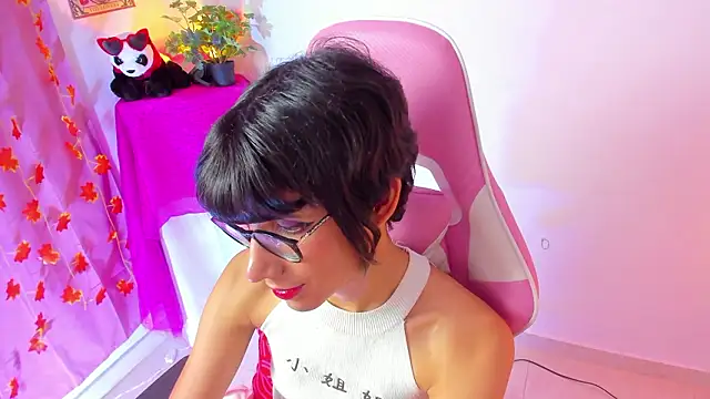 Madeline 21 online show from March 11, 5:13 am