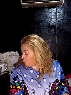 momismilf544 online show from May 10, 2:39 am