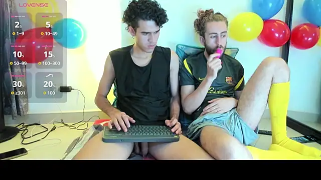 Snapshot of Jean_And_PaulXL chatting on June 16, 12:35 am Jean And PaulXL online show from June 16, 12:35 am