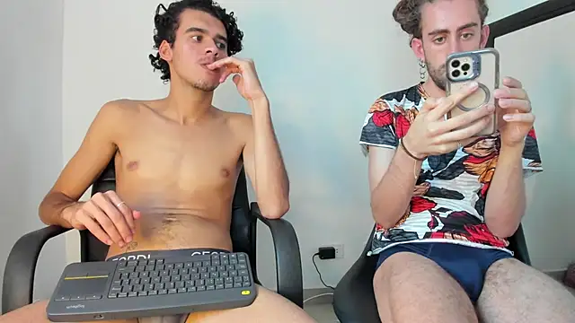 Jean And PaulXL online show from July 14, 11:10 pm