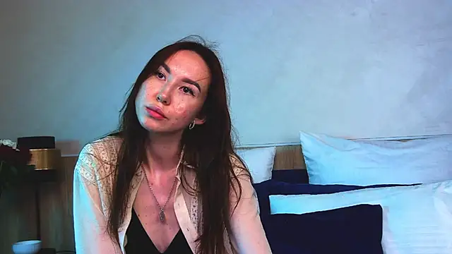 Snapshot of EmilyGray__ chatting on June 22, 7:38 am EmilyGray online show from June 22, 7:38 am