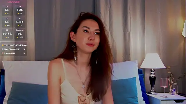 Snapshot of EmilyGray__ chatting on June 29, 10:15 am EmilyGray online show from June 29, 10:15 am