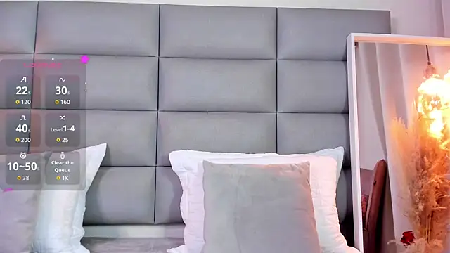 miss-ross online show from March 14, 2:39 am