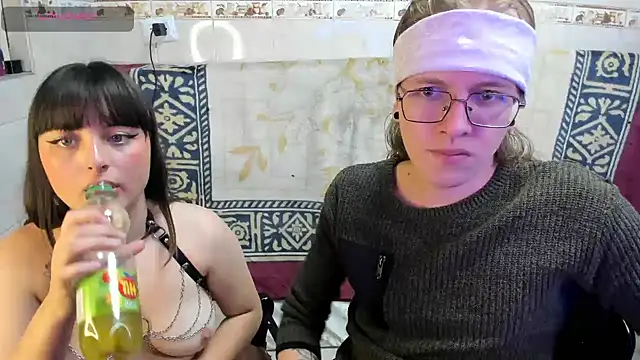 Laureles6667 online show from April 4, 5:06 am