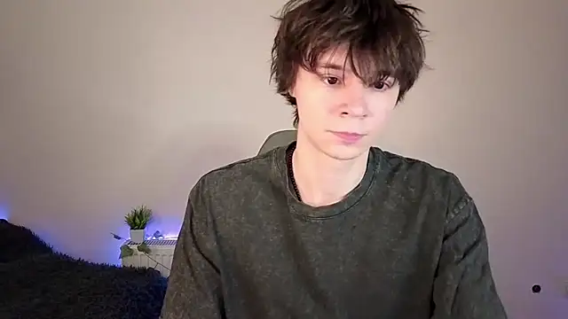 AnthonyCuutie online show from June 15, 7:54 am