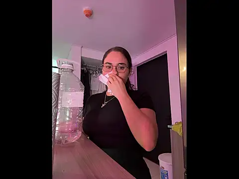 AriaDonatti online show from March 16, 1:00 am