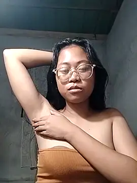 Snapshot of angelpinay44 chatting on March 23, 8:24 pm angelpinay44 online show from March 23, 8:24 pm