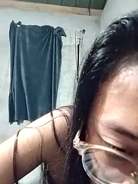Snapshot of angelpinay44 chatting on April 9, 4:45 pm angelpinay44 online show from April 9, 4:45 pm