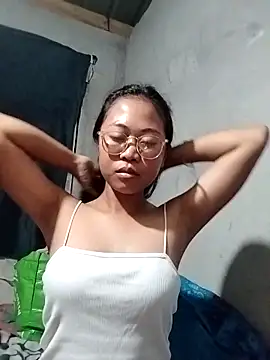 Snapshot of angelpinay44 chatting on April 13, 4:56 pm angelpinay44 online show from April 13, 4:56 pm