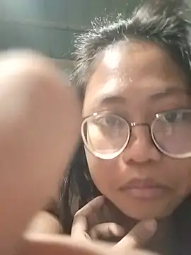 Snapshot of angelpinay44 chatting on June 3, 3:39 pm angelpinay44 online show from June 3, 3:39 pm