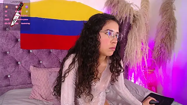 Amara Davis1 online show from July 6, 4:42 am