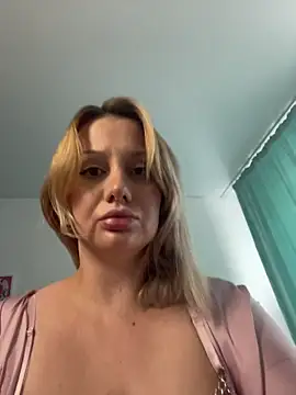 Snapshot of Avery_Wilson chatting on June 9, 3:18 am Avery Wilson online show from June 9, 3:18 am