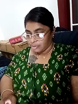 Snapshot of deepika-mallus chatting on March 7, 11:24 pm deepika-mallus online show from March 7, 11:24 pm