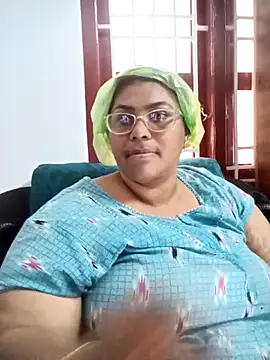 Snapshot of deepika-mallus chatting on March 16, 3:23 am deepika-mallus online show from March 16, 3:23 am