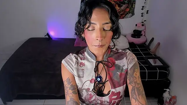 Snapshot of nya_brw chatting on March 1, 8:16 am nya brw online show from March 1, 8:16 am