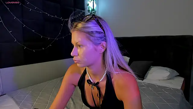 Snapshot of Sidny_Beth chatting on July 23, 12:02 am Sidny Beth online show from July 23, 12:02 am