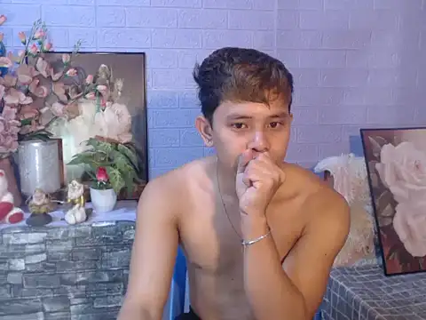 Snapshot of Baby_Maxxx chatting on May 13, 10:34 am Baby Maxxx online show from May 13, 10:34 am