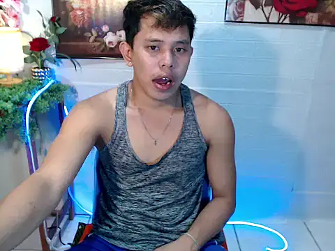 Snapshot of Baby_Maxxx chatting on May 15, 6:09 am Baby Maxxx online show from May 15, 6:09 am