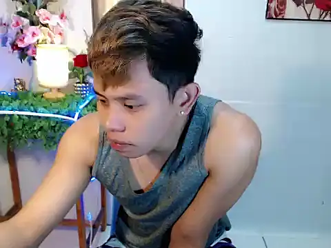 Snapshot of Baby_Maxxx chatting on May 17, 5:20 pm Baby Maxxx online show from May 17, 5:20 pm