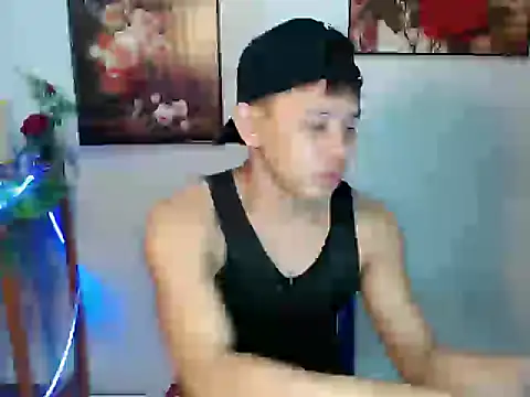 Snapshot of Baby_Maxxx chatting on June 30, 9:10 am Baby Maxxx online show from June 30, 9:10 am