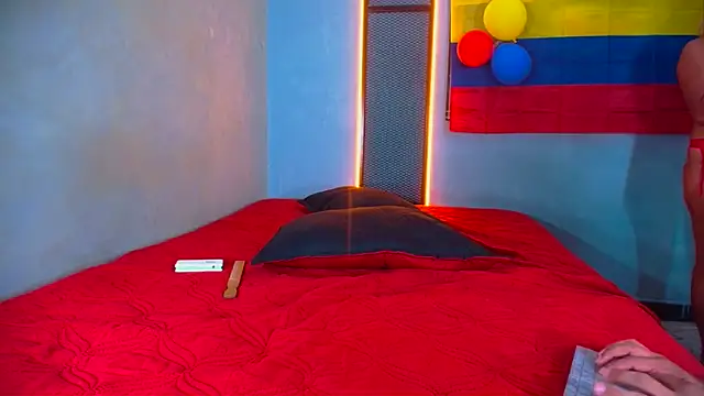 Hornyshow1 online show from June 14, 3:25 pm