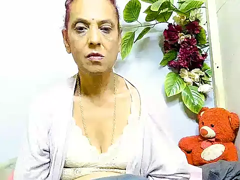 Hot queen58 online show from June 24, 5:06 am