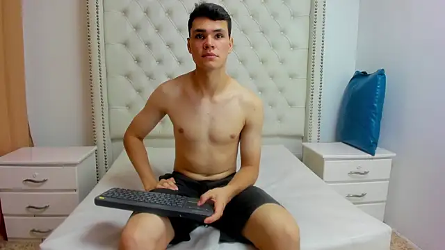 Snapshot of ZANE_EVANS chatting on July 27, 12:45 pm ZANE EVANS online show from July 27, 12:45 pm